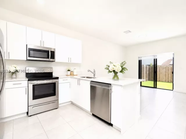 3-bedroom home for sale in Miami - 11935 SW 246th Ter - MondialRealty