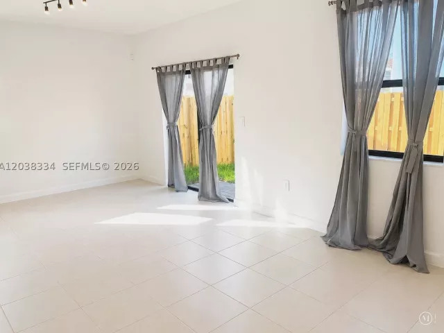 3-bedroom home for sale in Miami - 11935 SW 246th Ter - MondialRealty