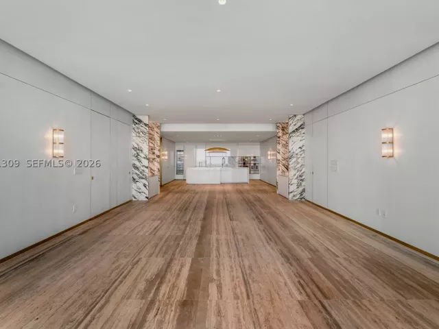 4-bedroom condo for sale in Bal Harbour - 10201 Collins Ave 906 - MondialRealty