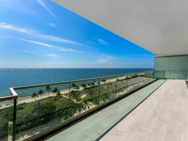 4-bedroom condo for sale in Bal Harbour - 10201 Collins Ave 906 - MondialRealty
