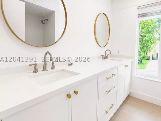 4-bedroom home for rent in Coral Gables - 13005 Zambrana St - MondialRealty