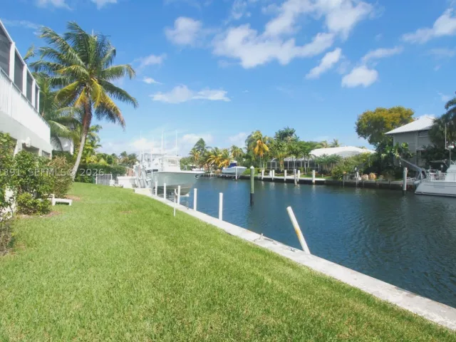 4-bedroom home for rent in Coral Gables - 13005 Zambrana St - MondialRealty