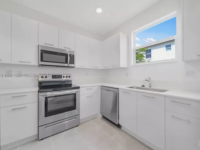 3-bedroom home for sale in Miami - 12620 NW 23rd Pl - MondialRealty