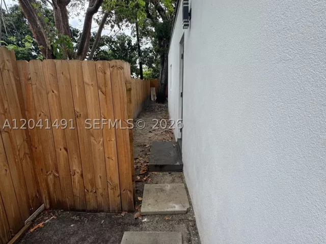 5-bedroom home for sale in Miami - 4131 NW 11th Pl - MondialRealty