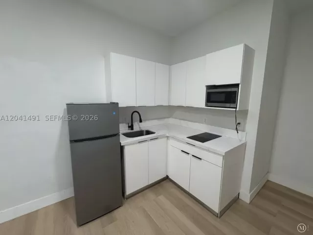 5-bedroom home for sale in Miami - 4131 NW 11th Pl - MondialRealty