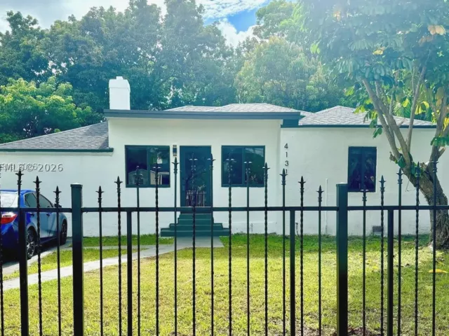 5-bedroom home for sale in Miami - 4131 NW 11th Pl - MondialRealty