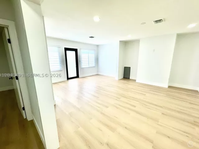 5-bedroom home for sale in Miami - 4131 NW 11th Pl - MondialRealty
