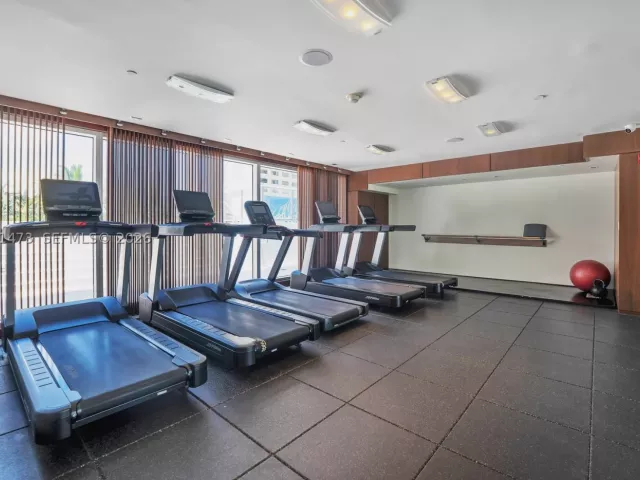 2-bedroom condo for sale in Miami - 325 S Biscayne Blvd 3921 - MondialRealty