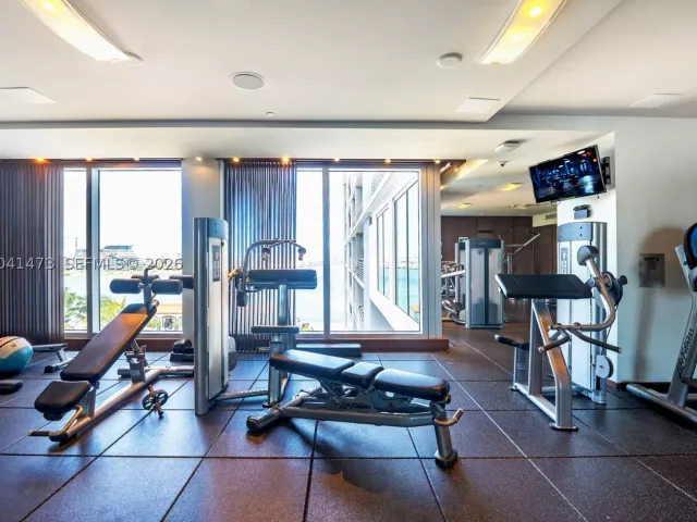 2-bedroom condo for sale in Miami - 325 S Biscayne Blvd 3921 - MondialRealty