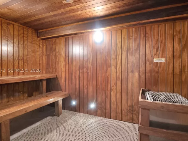 2-bedroom condo for sale in Miami - 325 S Biscayne Blvd 3921 - MondialRealty