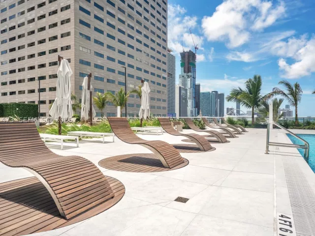 2-bedroom condo for sale in Miami - 325 S Biscayne Blvd 3921 - MondialRealty