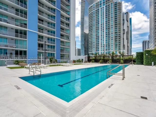 2-bedroom condo for sale in Miami - 325 S Biscayne Blvd 3921 - MondialRealty