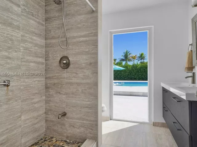 3-bedroom home for sale in Miami - 13201 SW 197th Ave - MondialRealty