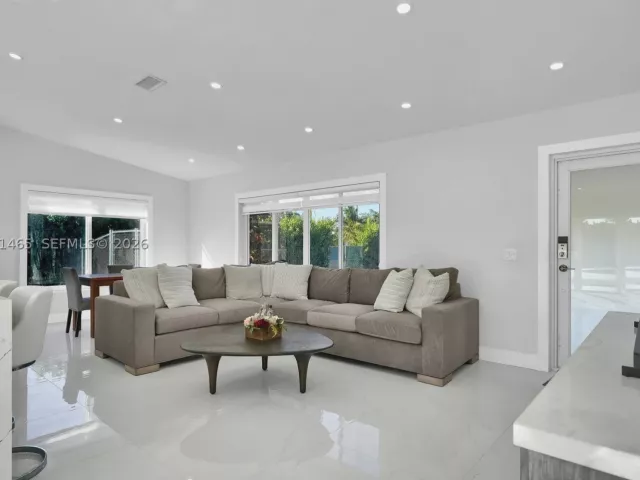 3-bedroom home for sale in Miami - 13201 SW 197th Ave - MondialRealty