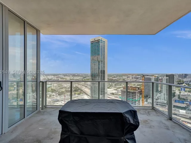 1-bedroom condo for sale in Miami - 851 NE 1st Ave 3800 - MondialRealty