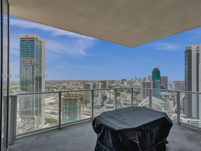 1-bedroom condo for sale in Miami - 851 NE 1st Ave 3800 - MondialRealty