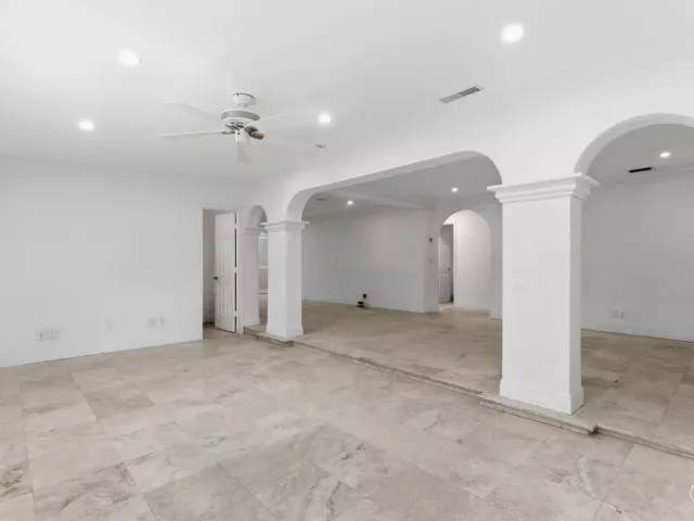 4-bedroom home for sale in West Palm Beach - 4793 Badger Avenue - MondialRealty