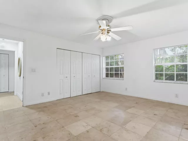 4-bedroom home for sale in West Palm Beach - 4793 Badger Avenue - MondialRealty