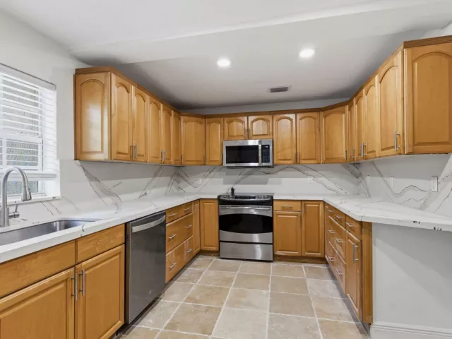 4-bedroom home for sale in West Palm Beach - 4793 Badger Avenue - MondialRealty