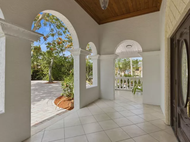 4-bedroom home for sale in West Palm Beach - 4793 Badger Avenue - MondialRealty