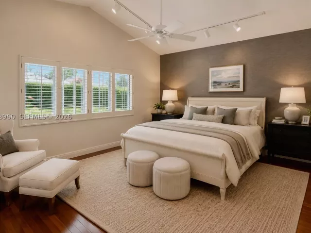 5-bedroom home for sale in Miami - 13025 SW 108th Ave - MondialRealty