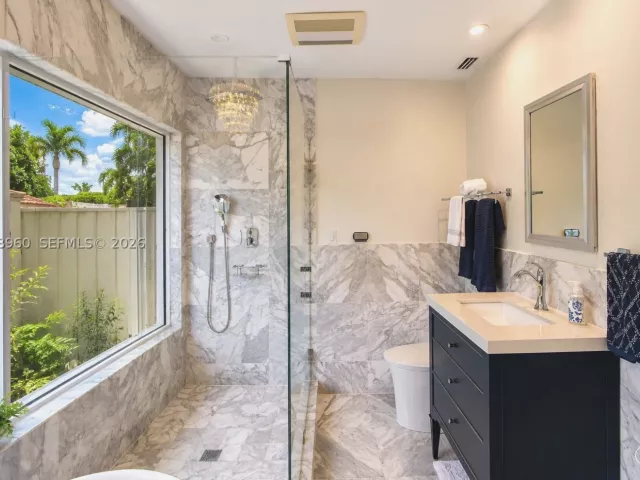 5-bedroom home for sale in Miami - 13025 SW 108th Ave - MondialRealty