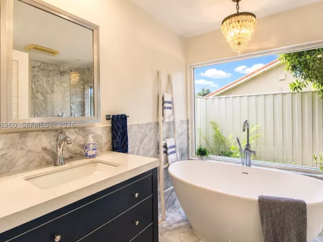 5-bedroom home for sale in Miami - 13025 SW 108th Ave - MondialRealty