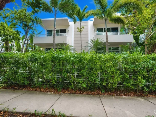 2-bedroom home for rent in Miami Beach - 619 Meridian Ave 4 - MondialRealty