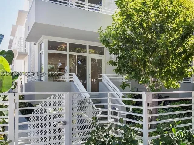 2-bedroom home for rent in Miami Beach - 619 Meridian Ave 4 - MondialRealty
