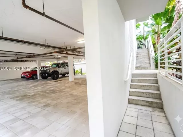 2-bedroom home for rent in Miami Beach - 619 Meridian Ave 4 - MondialRealty