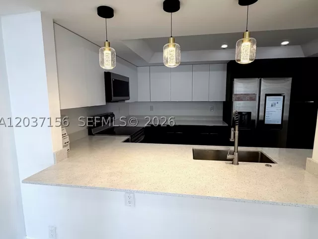 2-bedroom condo for rent in Miami - 520 Brickell Key Dr A1005 - MondialRealty