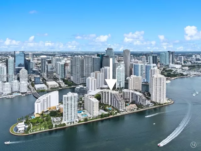 2-bedroom condo for rent in Miami - 520 Brickell Key Dr A1005 - MondialRealty
