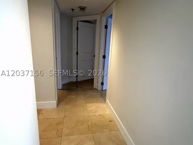 2-bedroom condo for rent in Miami - 520 Brickell Key Dr A1005 - MondialRealty