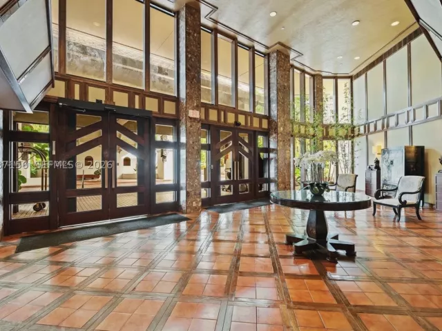 2-bedroom condo for rent in Miami - 520 Brickell Key Dr A1005 - MondialRealty