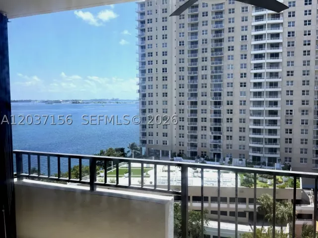 2-bedroom condo for rent in Miami - 520 Brickell Key Dr A1005 - MondialRealty