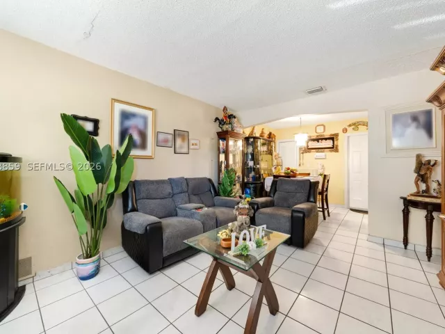 3-bedroom home for sale in Miami - 3035 NW 83 St - MondialRealty