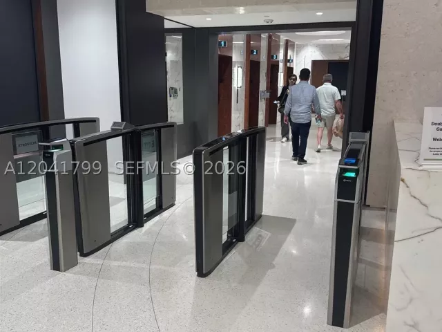 4-bedroom condo for sale in Miami - 1717 N Bayshore Dr A-2056 - MondialRealty