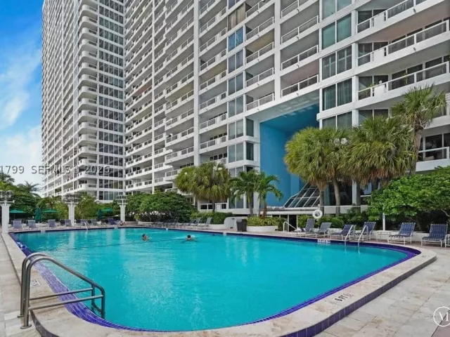4-bedroom condo for sale in Miami - 1717 N Bayshore Dr A-2056 - MondialRealty
