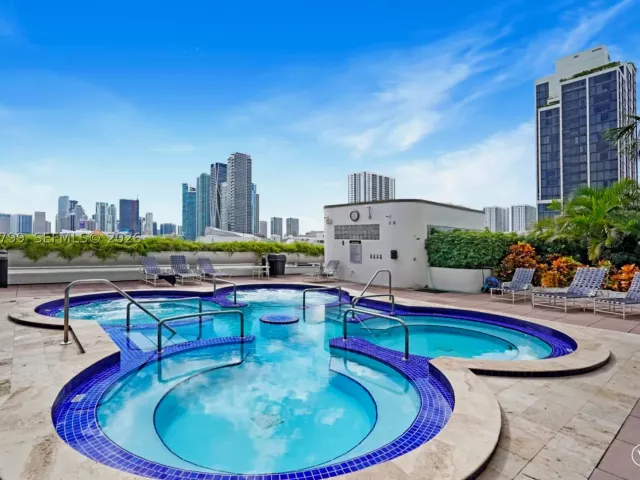 4-bedroom condo for sale in Miami - 1717 N Bayshore Dr A-2056 - MondialRealty