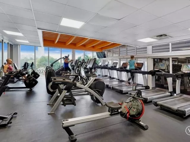 4-bedroom condo for sale in Miami - 1717 N Bayshore Dr A-2056 - MondialRealty