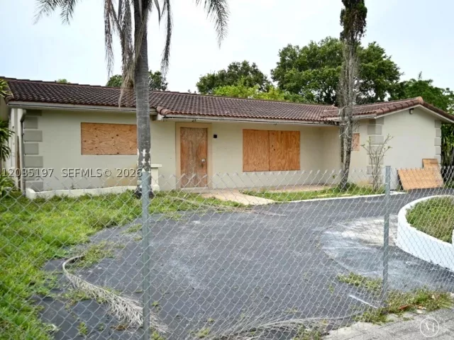 5-bedroom home for sale in Hollywood -  - MondialRealty