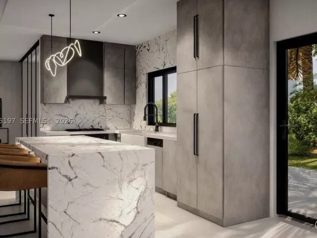 5-bedroom home for sale in Hollywood -  - MondialRealty