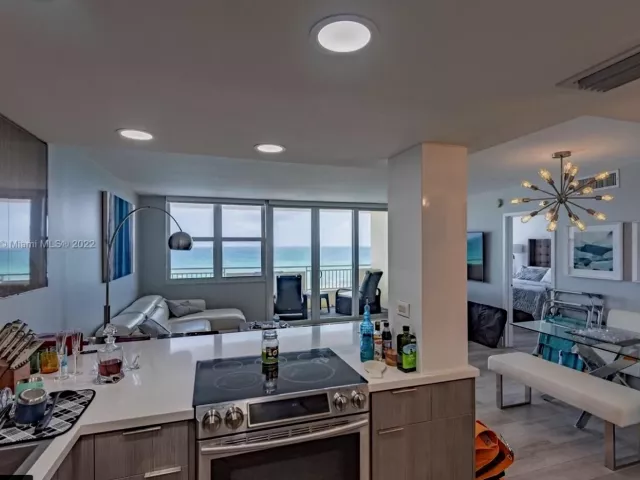 1-bedroom condo for sale in Hallandale Beach - 3180 S Ocean Drive 414 - MondialRealty