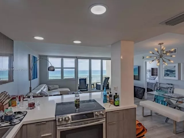 1-bedroom condo for sale in Hallandale Beach - 3180 S Ocean Drive 414 - MondialRealty
