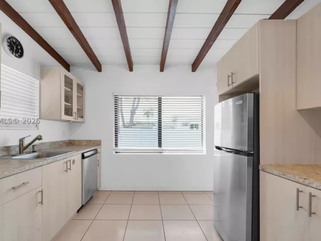 5-bedroom home for sale in Hollywood - 1704 Rodman St - MondialRealty