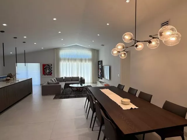 3-bedroom home for sale in Hollywood - 3380 SW 50th Street - MondialRealty