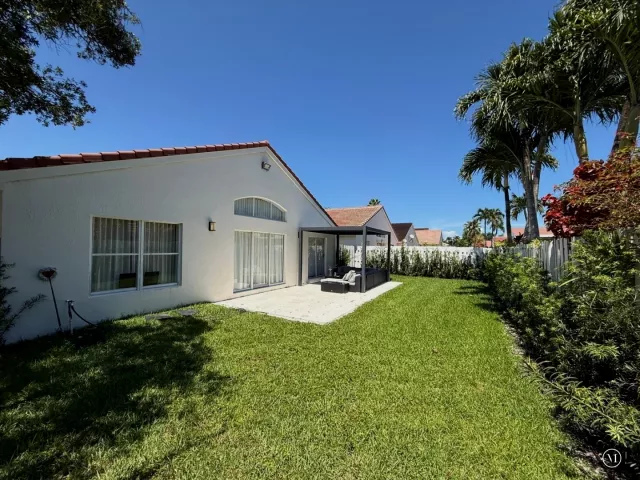 3-bedroom home for sale in Hollywood - 3380 SW 50th Street - MondialRealty