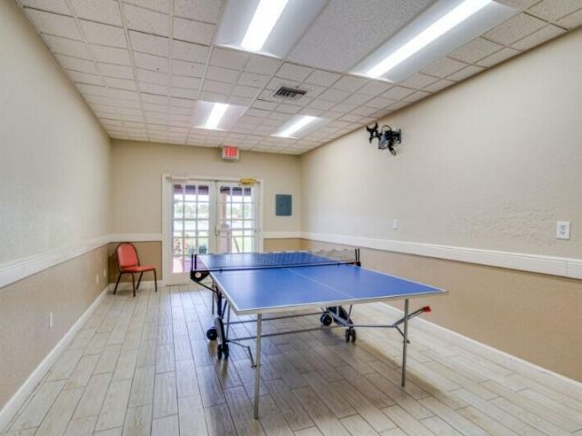 4-bedroom home for sale in Homestead - 2570 SE 4th Place - MondialRealty