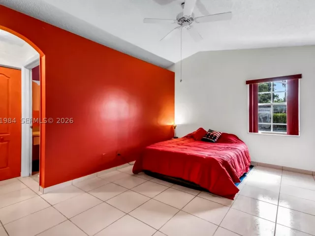 3-bedroom home for sale in Pembroke Pines - 220 NW 207th Way - MondialRealty