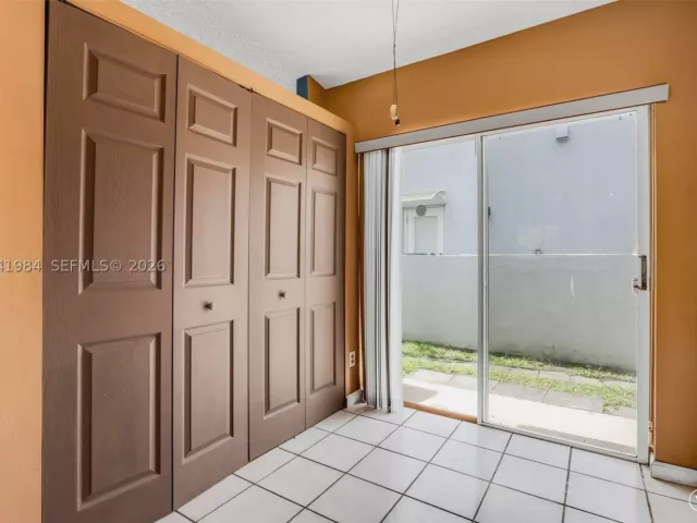 3-bedroom home for sale in Pembroke Pines - 220 NW 207th Way - MondialRealty